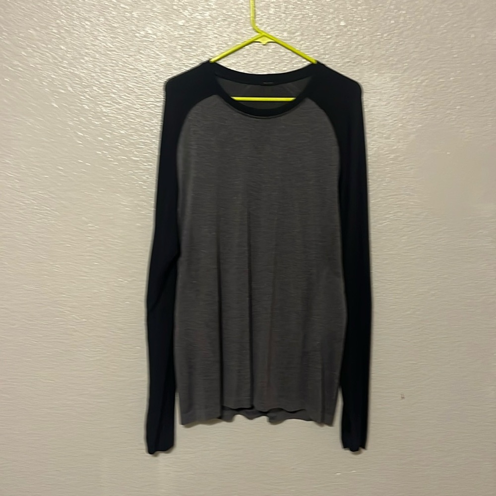 Lulumon metal vent shirt